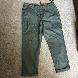 Women’s Ocean Coast Pull on Cargo pants sz 14.  BrandNWT
